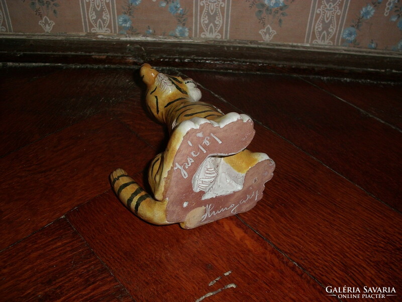 Margit Izsépy - original handmade - ceramic - small tiger - very attentive