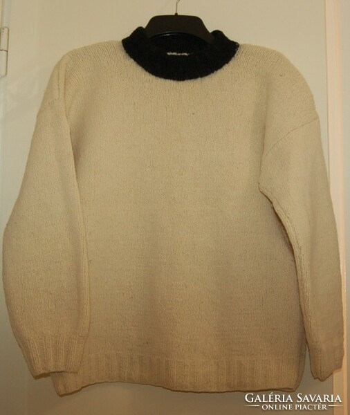 Oversize unisex thick hand-knit simple plain raw wool sweater