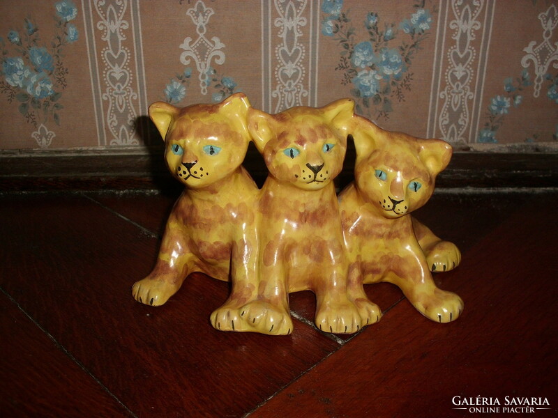 Margit Izsépy - original handmade - ceramic - small lions