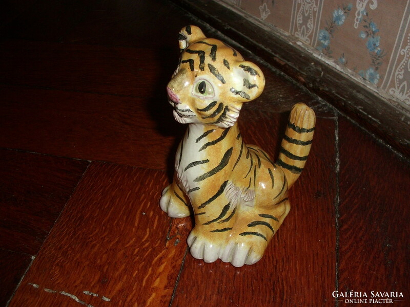 Margit Izsépy - original handmade - ceramic - small tiger - very attentive