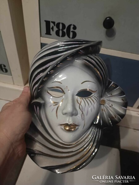 Porcelán velencei maszk