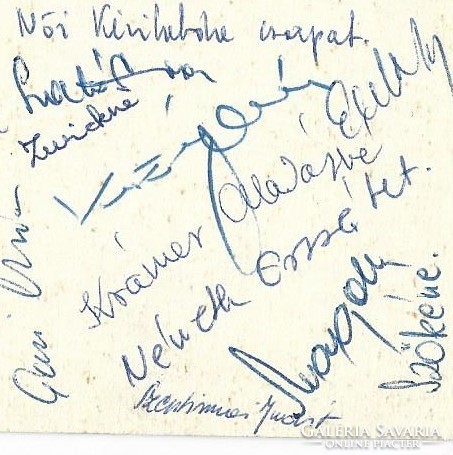A Fradi FTC női kézilabda csapata, (a válogatott játékosai is) sajátkezű aláírása képeslapon. 1974.