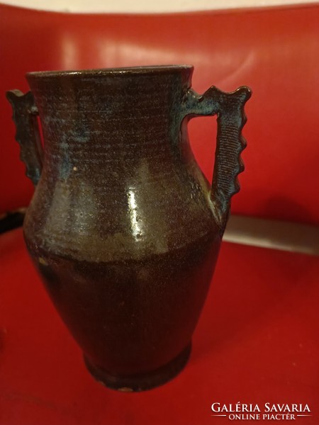 Manofules ceramic vase