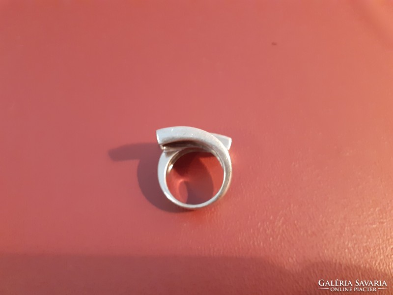 Dekoratív női ezüst gyűrű 12,96 gramm, cirkónia kövekkel és gyöngyházzal