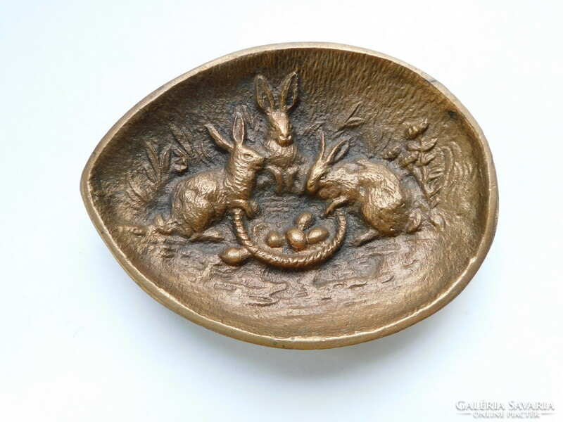 Antik nyulas bronz hamutál