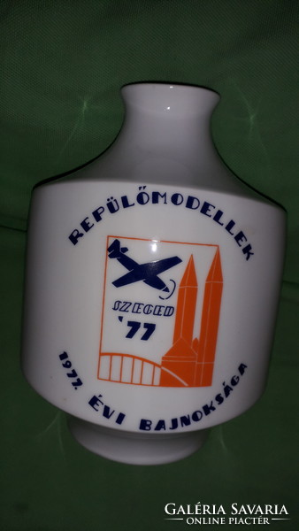 1977. Szeged REPÜLŐMODELL bajnokság történeti relikvia Alföldi porcelán díszváza  a képek szerint