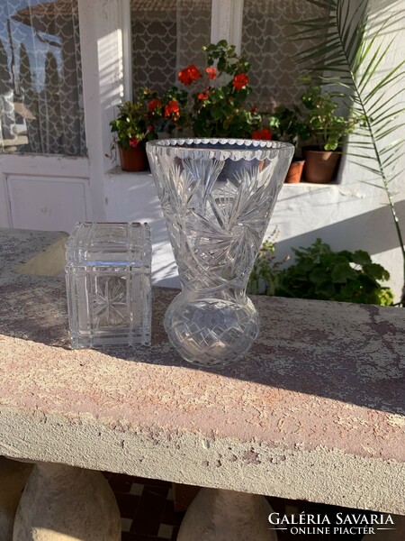 Lip crystal vase and sugar holder