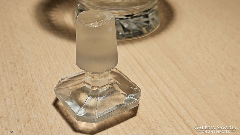 Szeszes ital (pálinka, likőr, bor) tárolására,kínálására alkalmas kristály palack dugóval