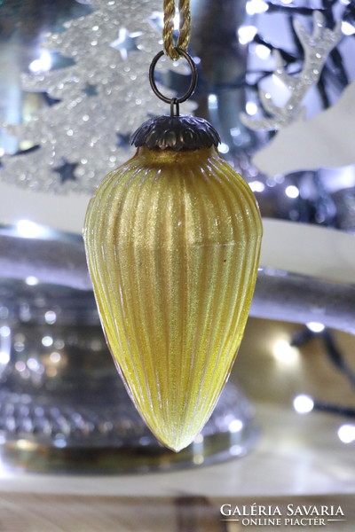 Ribbed, cone-shaped metal Christmas tree decoration