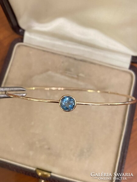 Old art deco 14 carat gold stick bracelet with real aquamarine!