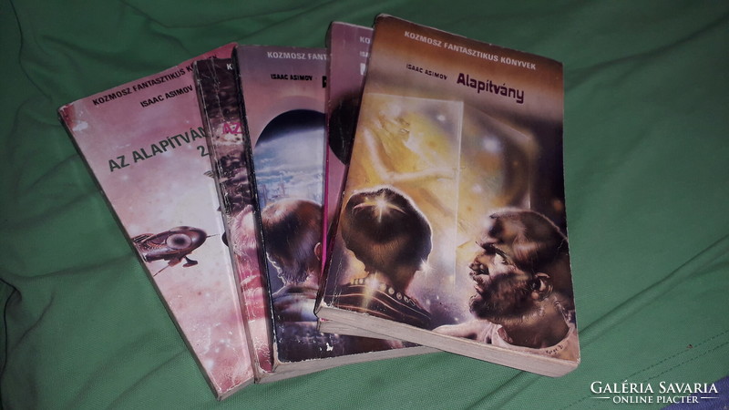 1971 - Isaac Asimov : foundation - tetralogy cosmos fantastic books classic 5 volumes in one