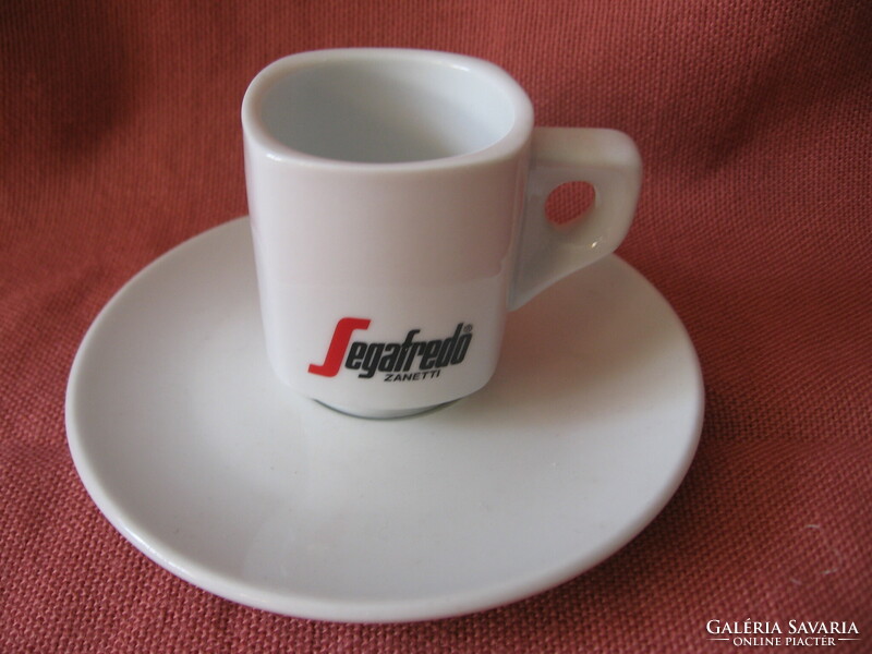 Segafredo cappuccino cups with coasters in pieces