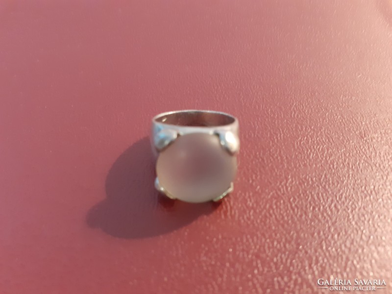 Ezüst gyűrű kvarc kővel, 10,00 gramm.