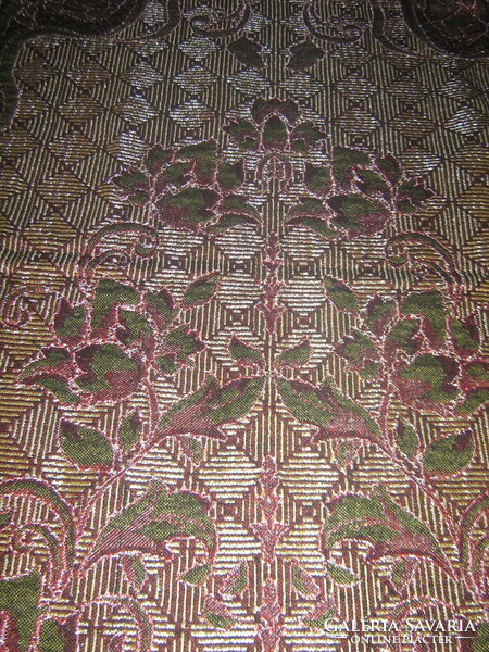 Beautiful and elegant woven running wall protector carpet