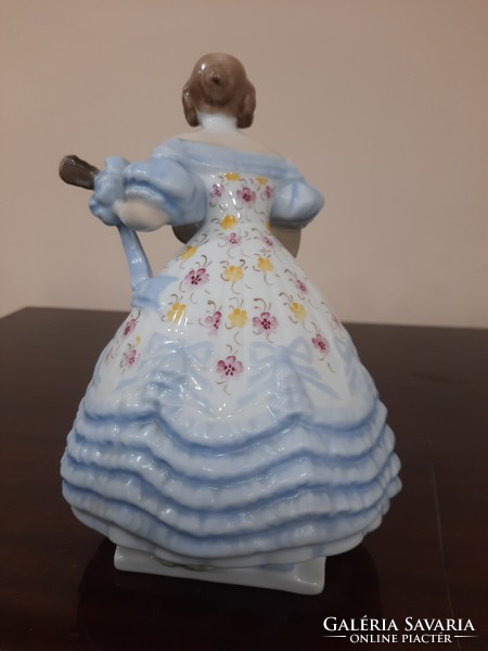 Herendi kék virágos ruhás Déryné porcelán figura