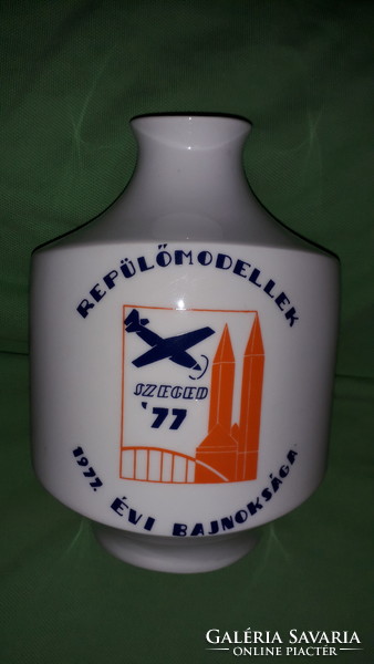 1977. Szeged model airplane championship historical relic Great Plains porcelain decorative vase according to the pictures