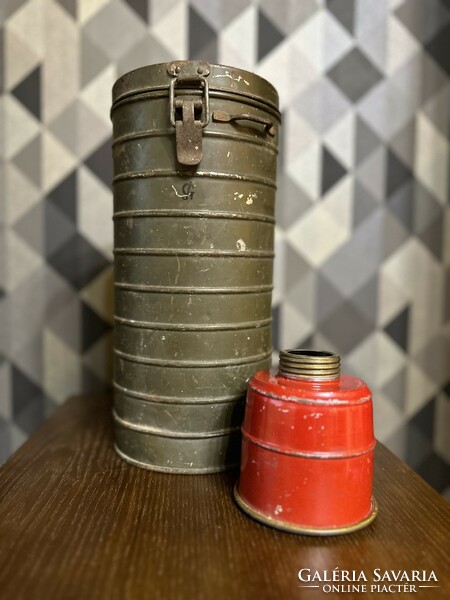 II. World War md 35 Romanian gas cylinder and filter