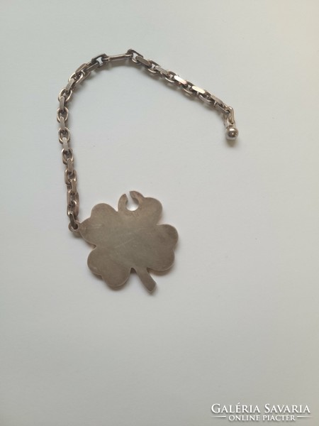 Solid silver clover pattern chain key ring!