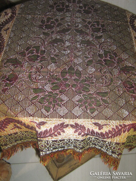 Beautiful and elegant woven running wall protector carpet