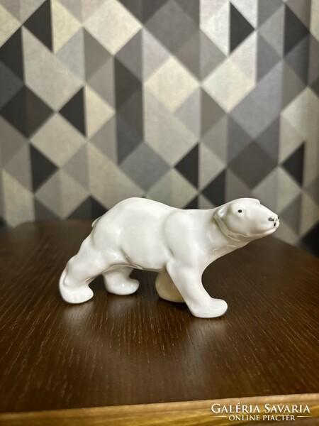 Foreign polar bear porcelain figure