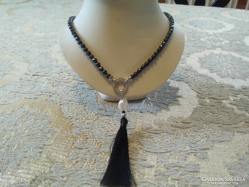 Unique onyx necklace