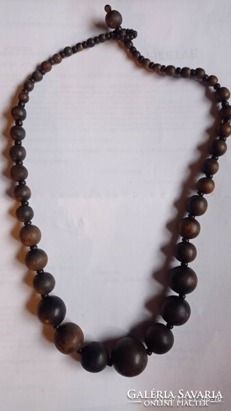 Simple wooden necklace, vintage fashion women's jewelry with brown wooden beads