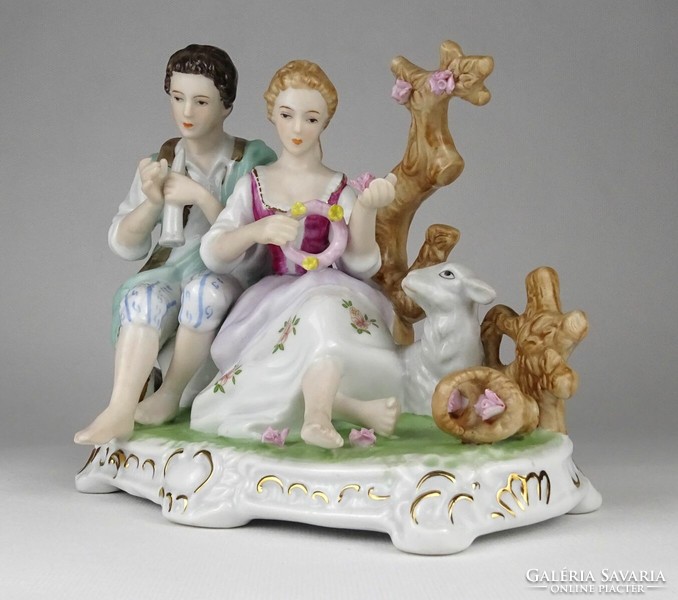 1P885 Tavaszi jelenet barokk porcelán szobor talapzaton 17 x 21.5 cm