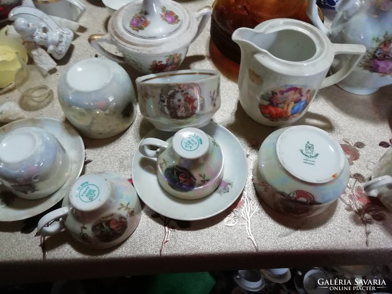 Romantikus jelenetes porcelánok