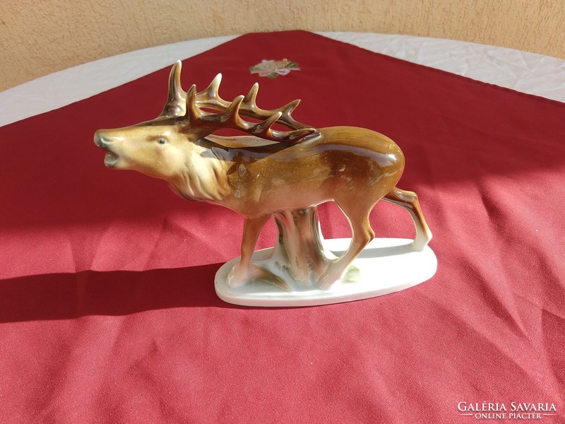A beautiful deer,,,German porcelain,, 18 x 13 cm,,