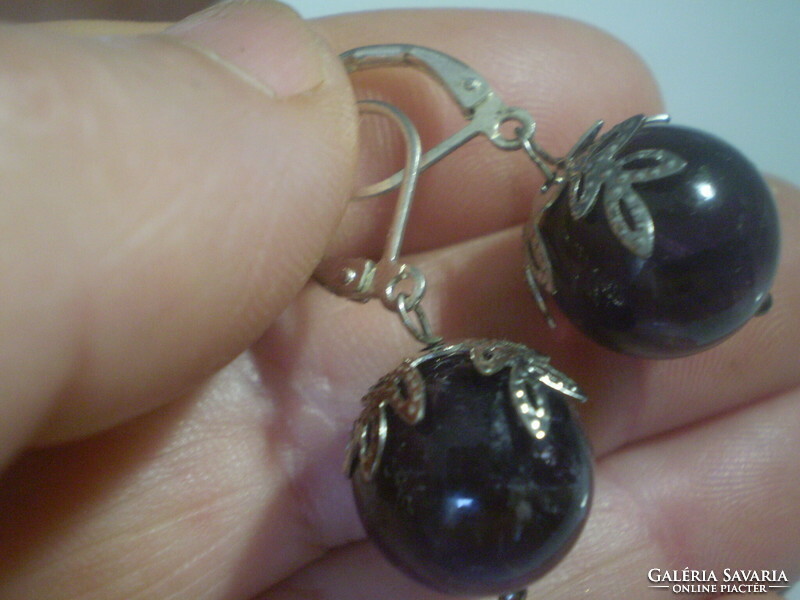 Árésés, 12 mm amethyst earrings..Nickel-free