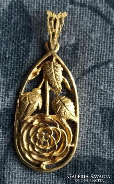 Gold pendant, rose thread, large size