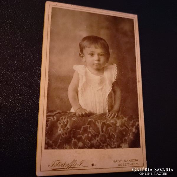 Photo of a fairy child from the 19th century