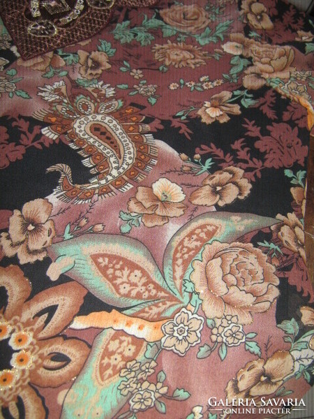 Gyönyörű női vintage különleges szolidan csillogó rózsás nagyméretű bélelt selyem ruha
