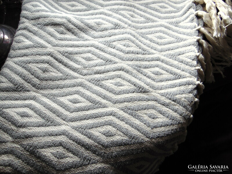 Knitted blanket 100% cotton