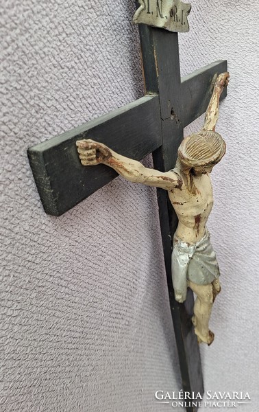 Antik fa kereszt Jézus keresztre feszítve