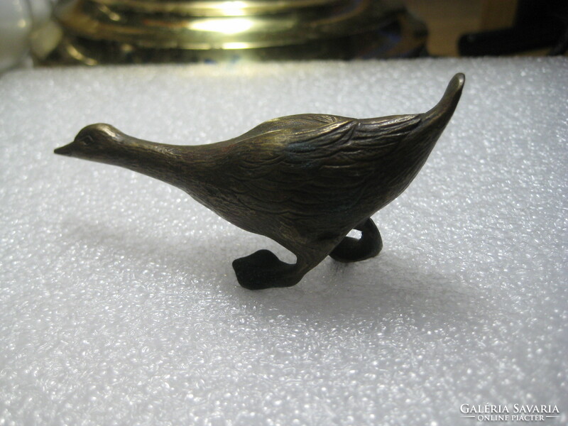Wild duck, made of solid bronze, beautiful piece with patina, 7.5 cm thread, can be screwed to the surface