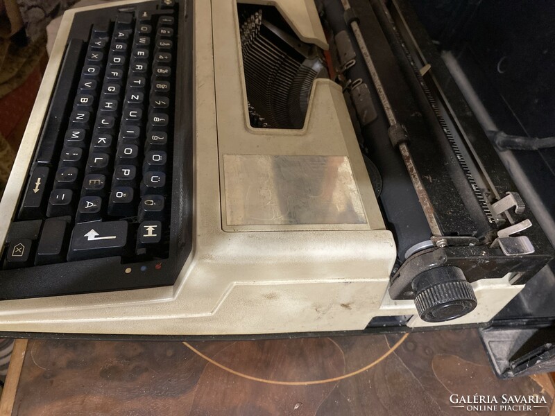 Adler gabriele electric typewriter