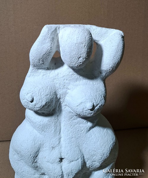 Modern Venus sculpture, inspired by prehistoric art - a full-bodied nude made of aerated concrete