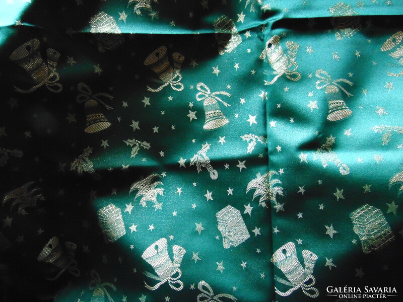Christmas tablecloth / on a green background with gold metal thread
