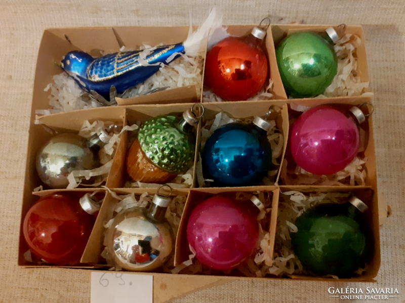 11-db.Régi mini üveg karácsonyfadísz dobozában. (69)