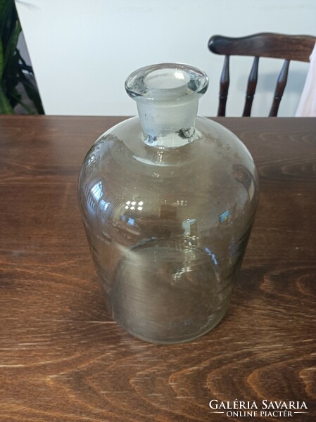 Gyógyszertári üveg/palack, eredetileg dugó is tartozott hozzá.