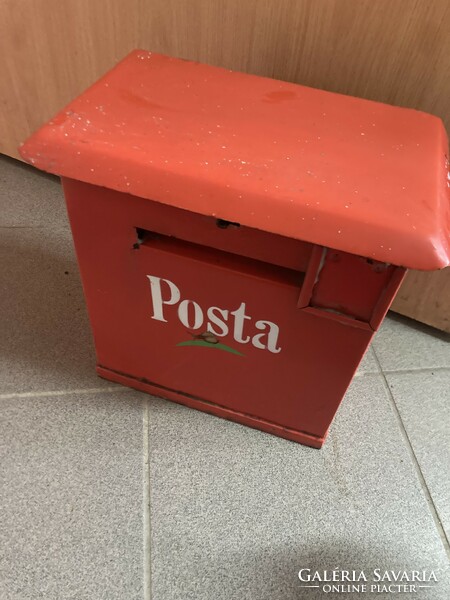 Postal mailbox