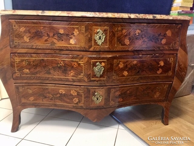 French Louis XV living room chest of drawers (second half of the 18th century)