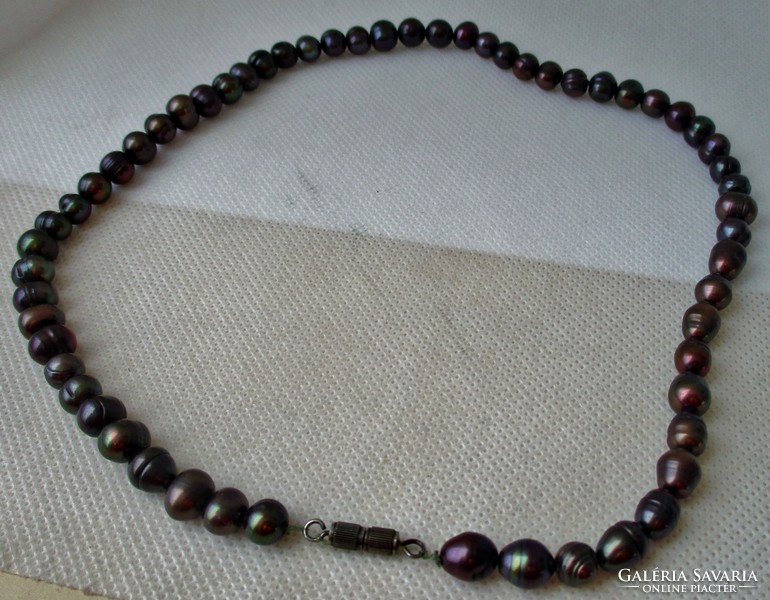 Beautiful old genuine pearl necklace with screw clasp