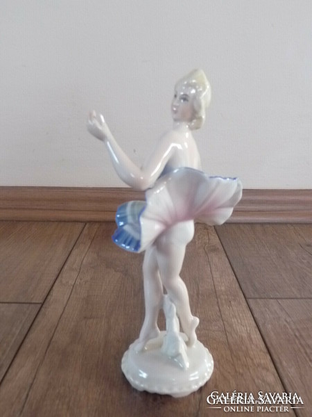 Régi ENS porcelán balerina