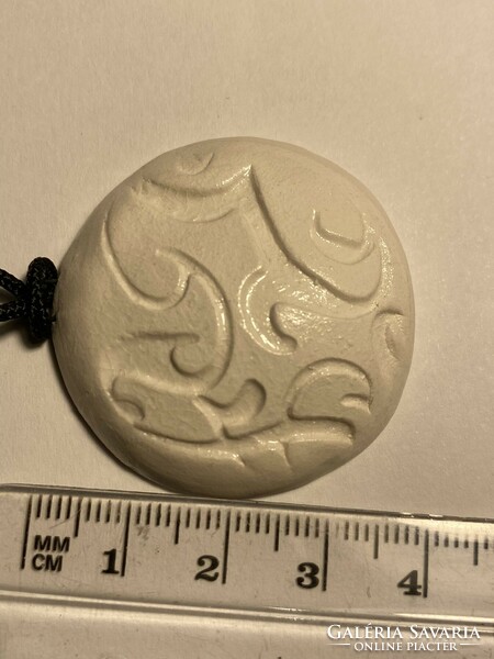 Handmade unique ceramic pendant pendant (e)