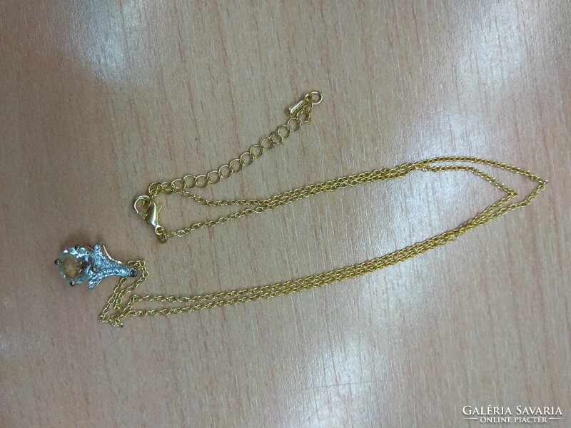 Gold-plated necklace with sparkling white crystal