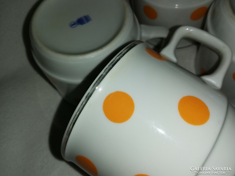 Zsolnay mugs with yellow dots are less common