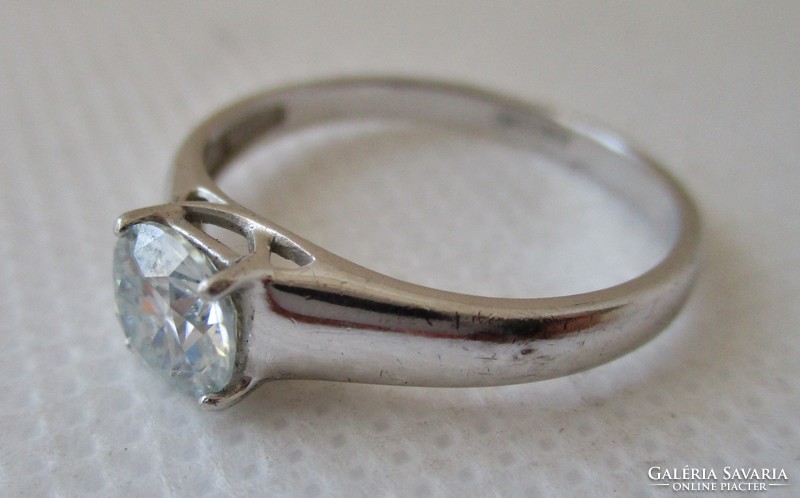 Nice silver solitaire ring with 0.84ct moissanite diamond