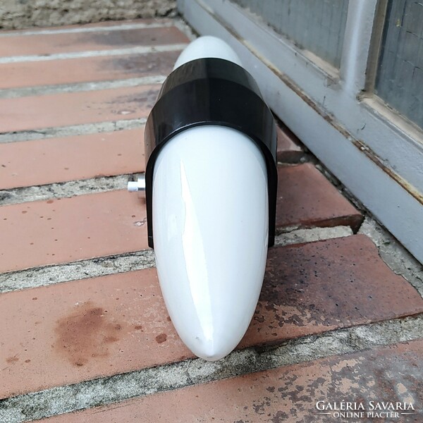 Bauhaus - art deco 2-burner vinyl wall arm - milk glass 